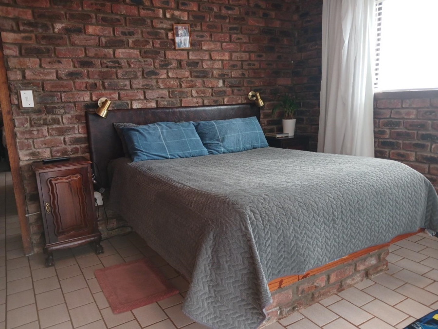 5 Bedroom Property for Sale in Dana Bay Western Cape